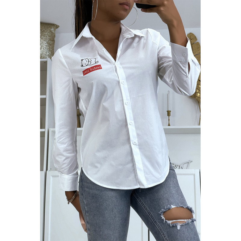 Chemise blanche cintrée avec illustration chat
