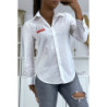 Chemise blanche cintrée avec illustration chat