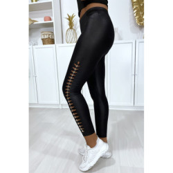 Legging noir brillant très extensible avec accessoire sur les cotés