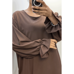 Longue abaya marron froncé aux manches