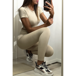 Ensemble legging et top sport beige en matière gênante
