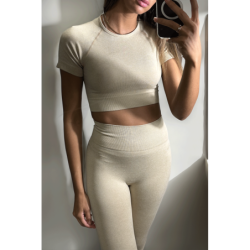 Ensemble legging et top sport beige en matière gênante
