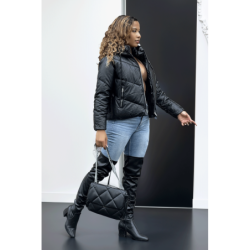 Doudoune noire simili cuir à fermeture éclair noir et argent capuche et lacets au niveau du col