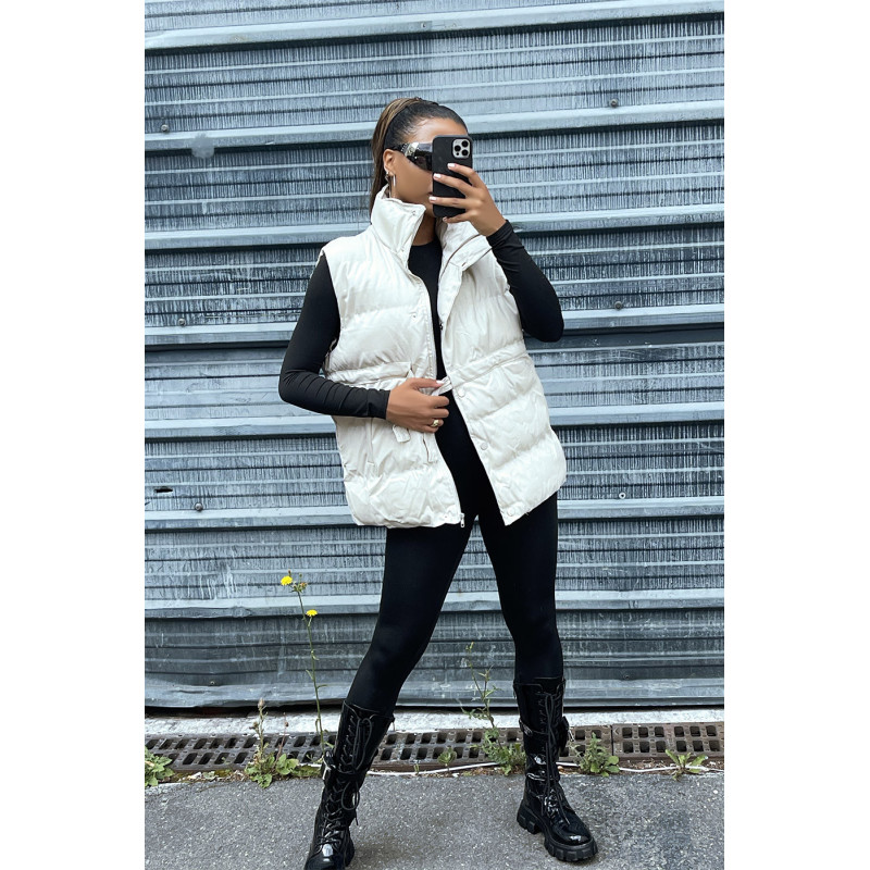 Doudoune en simili beige sans manche ajustable à la taille