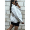 Manteau matelassé blanc très chic et ajustable