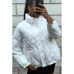 Manteau matelassé blanc très chic et ajustable