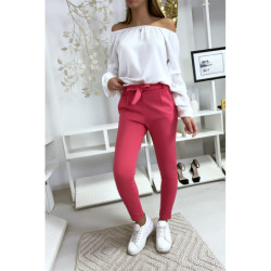 Pantalon cigarette fuchsia avec poches et ceinture à nouer très fashion.1756