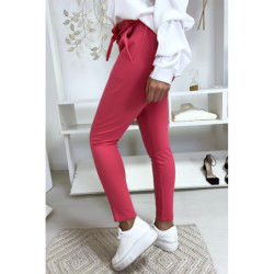 Pantalon cigarette fuchsia avec poches et ceinture à nouer très fashion.1756
