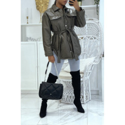 Manteau kaki mi long asymétrique simili cuir avec ceinture à la taille