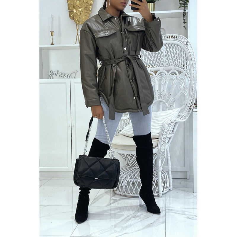 Manteau kaki mi long asymétrique simili cuir avec ceinture à la taille