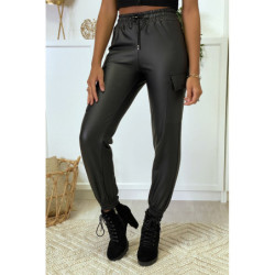 Pantalon cargo noir en simili