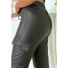 Pantalon cargo noir en simili