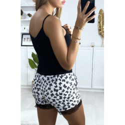 Short blanc motif papillon doublé avec dentelle