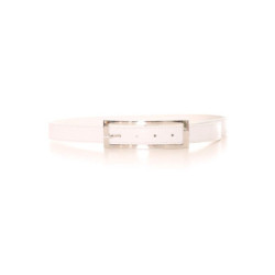 Ceinture blanche avec boucle rectangulaire argentée. Accessoire 9001