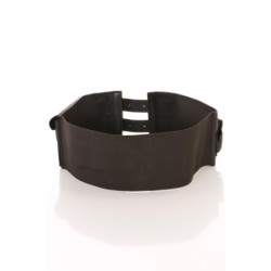 Ceinture noire large, double boucle et pochettes accessoires. D7235