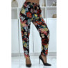 Pantalon fluide noir à motif floral B-59