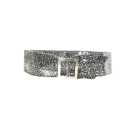 Ceinture noir légère à motif étoiles et boucle rectangle. étoiles