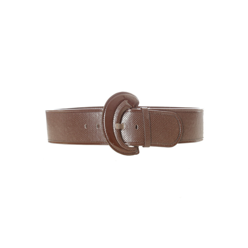 Ceinture marron style matelassé avec boucle ovale brillante.