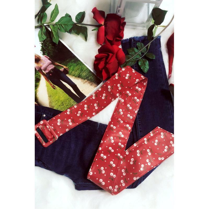 Jolie ceinture rouge d'été avec petite cerise blanche