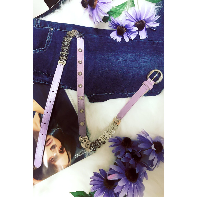 Jolie ceinture violette bande fine avec accessoire. Accessoire de mode pas cher