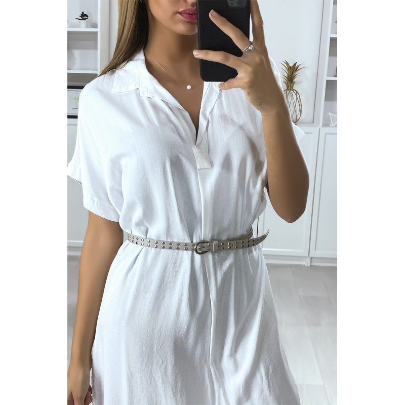 Fine ceinture grise clouté pour ajusté la taille