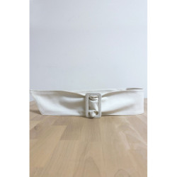 Ceinture blanche avec boucle rectangle