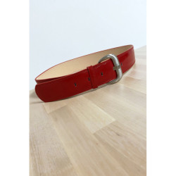 Ceinture rouge avec jolie boucle