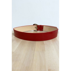 Ceinture rouge avec jolie boucle