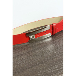 Ceinture rouge avec boucle rectangulaire et strass