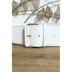 Ceinture blanche en simili avec anneaux sur les cotés