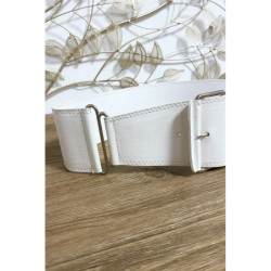 Ceinture blanche en simili avec anneaux sur les cotés