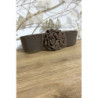 Ceinture marron avec boucle en forme de fleure ornée de strass