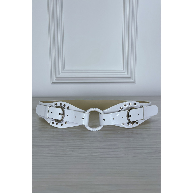 Ceinture blanche avec deux attaches et un cercle au milieu
