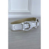 Ceinture blanche avec deux attaches et un cercle au milieu