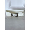 Ceinture blanche en suédine avec strass sur la boucle