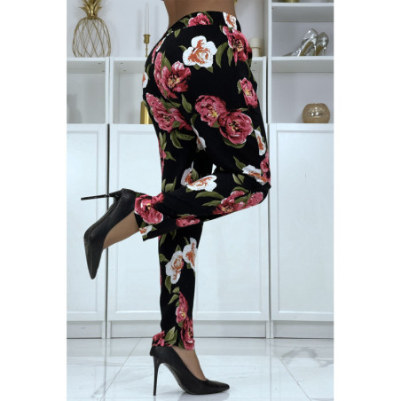 Pantalon fluide noir à motif floral B-11
