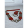 Ceinture rouge en simili avec chêne et accessoire argenté