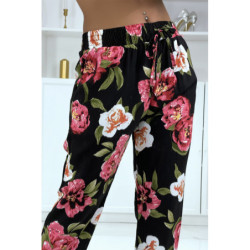 Pantalon fluide noir à motif floral B-11