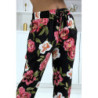 Pantalon fluide noir à motif floral B-11