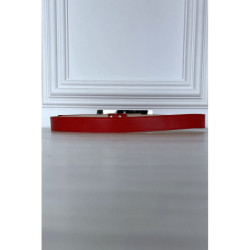 Ceinture rouge fine à longue boucle rectangulaire