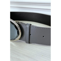 Ceinture grise avec boucle bijoux brillante