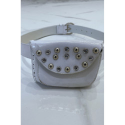 Ceinture blanche en simili brillant et pochette à strass et clou