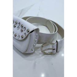 Ceinture blanche en simili brillant et pochette à strass et clou