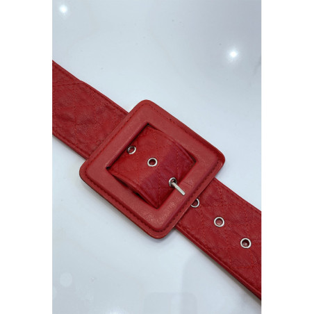 Ceinture rouge style matelassé boucle carrée