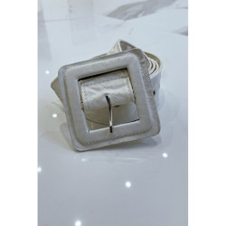 Ceinture blanche style matelassé boucle carrée