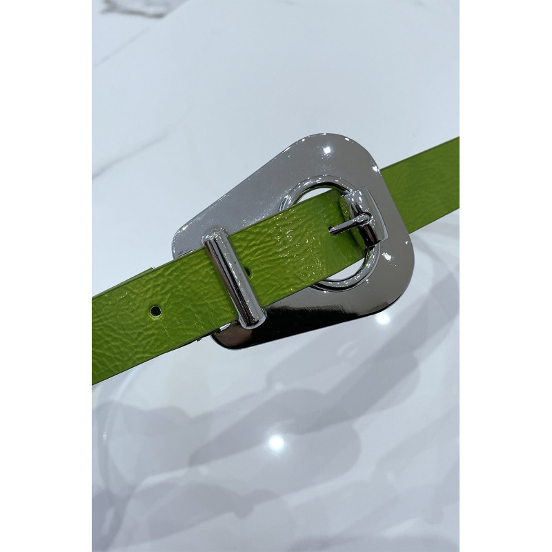 Ceinture verte à boucle ovale asymétrique