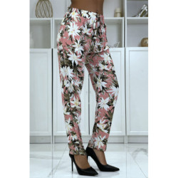 Pantalon fluide rose à motif floral B-10