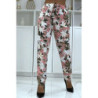 Pantalon fluide rose à motif floral B-10
