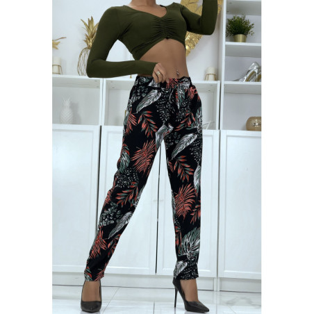 Pantalon fluide noir à motif floral B-15