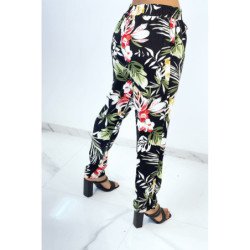 Pantalon noir cigarette fluide à magnifique fleurs colorées
